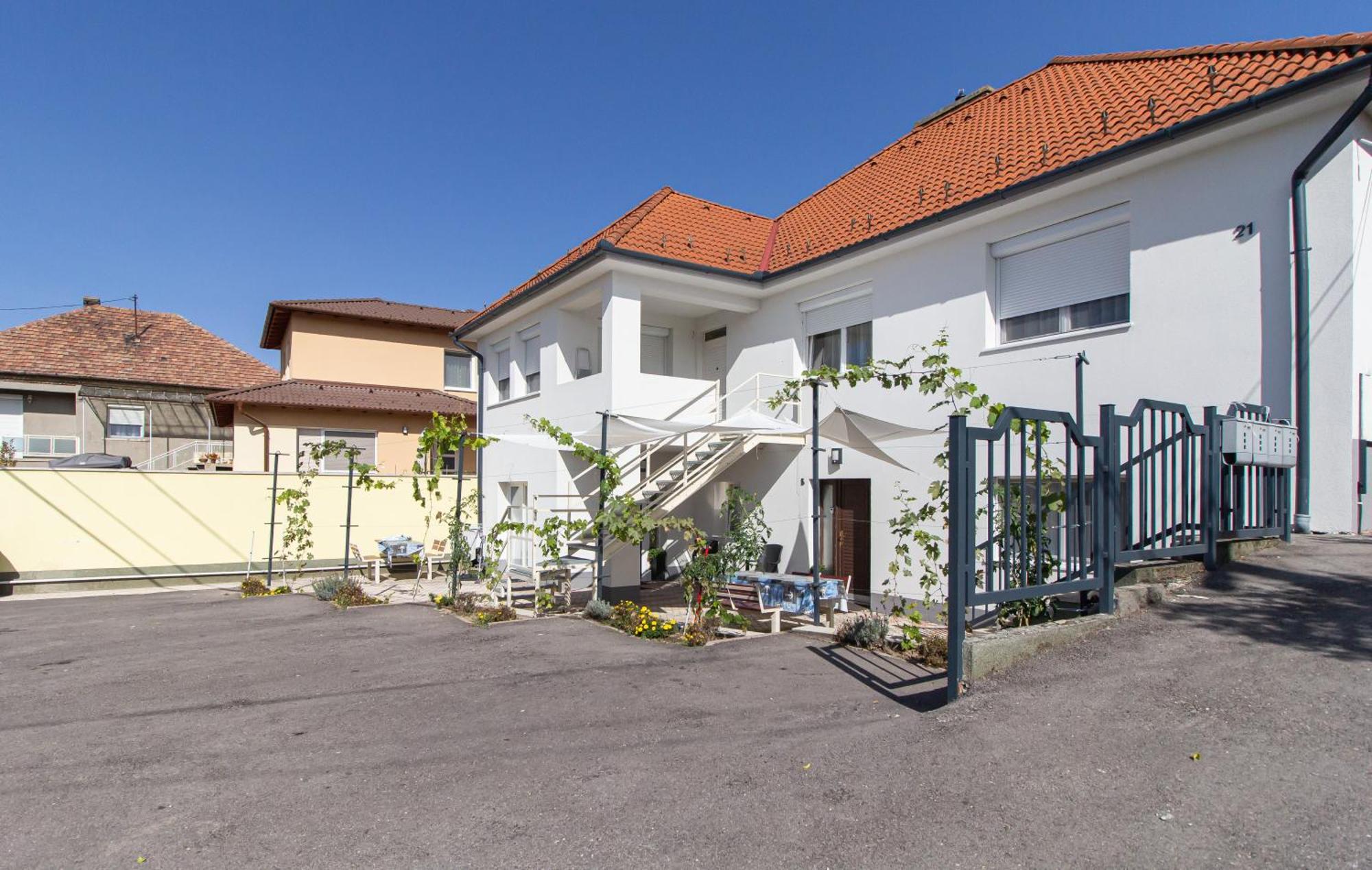 Deli Terasz B Apartman Free Parking, Self-Check-In Anytime Győr Buitenkant foto