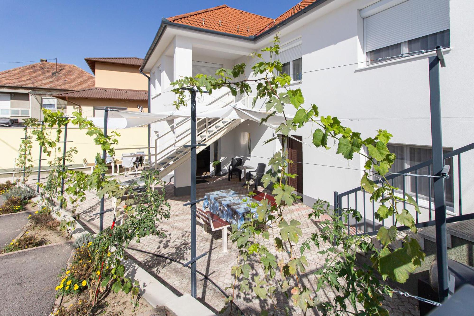 Deli Terasz B Apartman Free Parking, Self-Check-In Anytime Győr Buitenkant foto